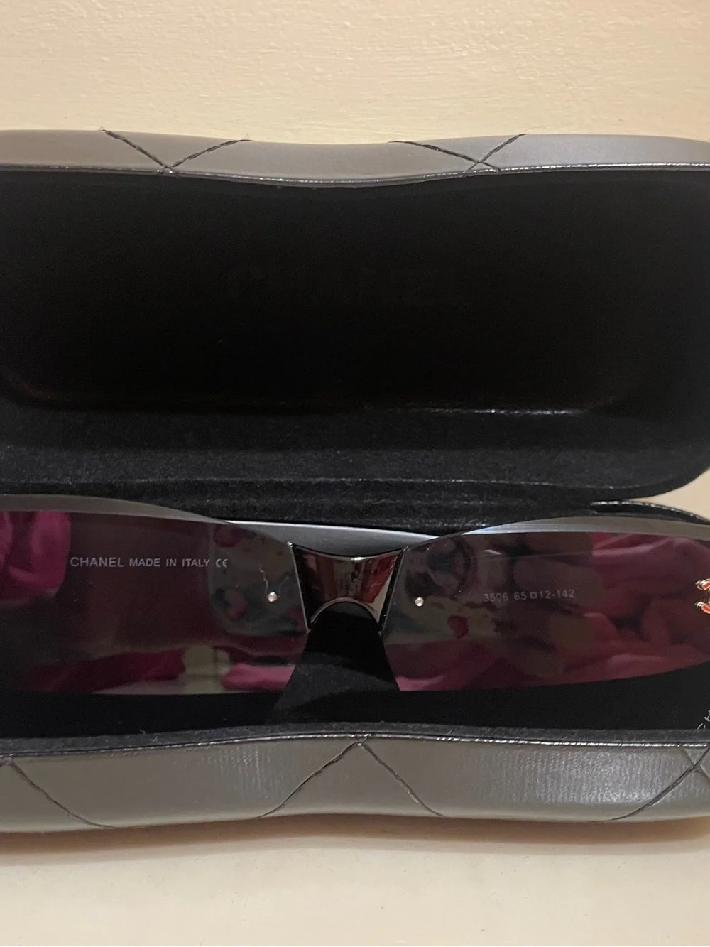 Sunglasses black and gold cha-nel with case and box
